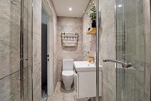 En-Suite- click for photo gallery